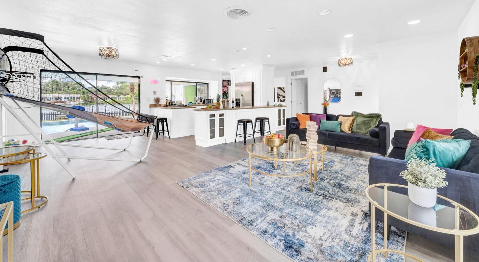 Luxury Lakefront Retreat Perfect For Family Fun Holiday home Miami