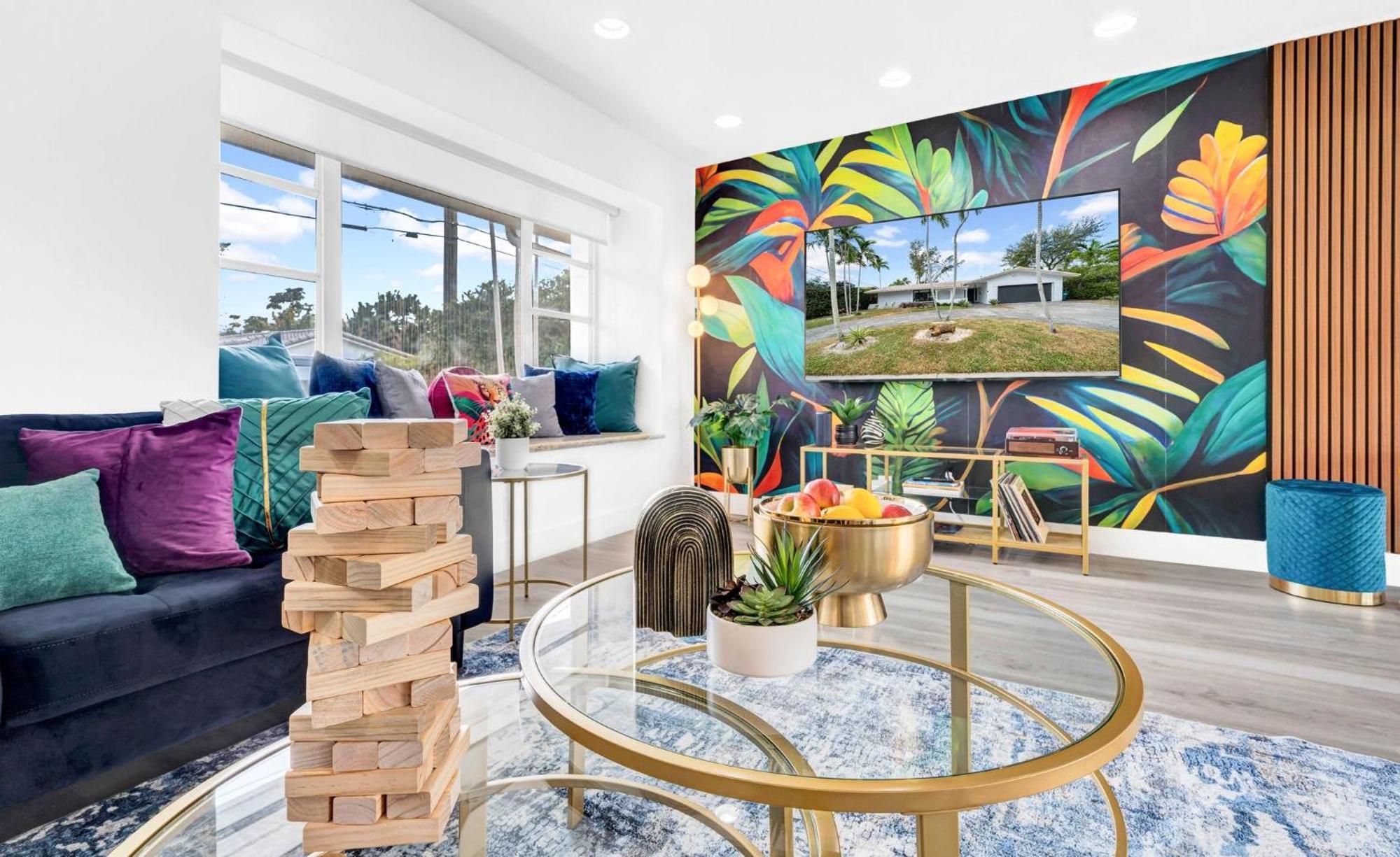 Luxury Lakefront Retreat Perfect For Family Fun