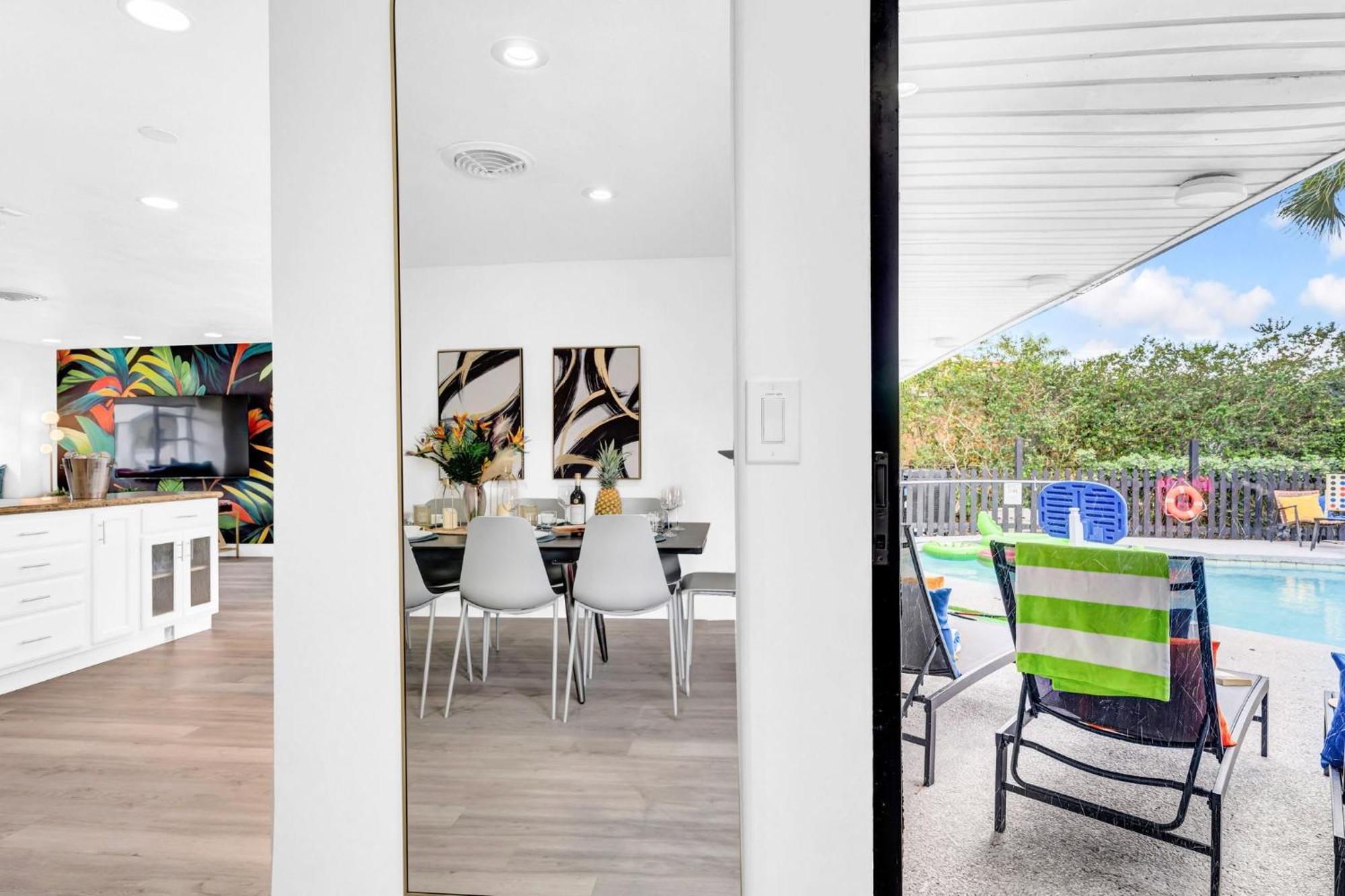 Luxury Lakefront Retreat Perfect For Family Fun * Miami