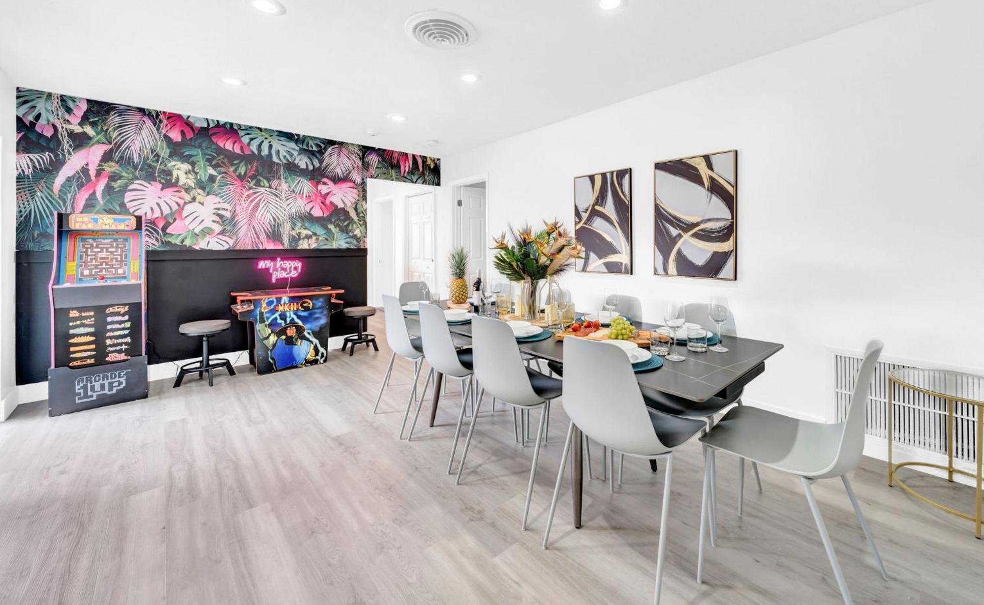 Luxury Lakefront Retreat Perfect For Family Fun * Miami