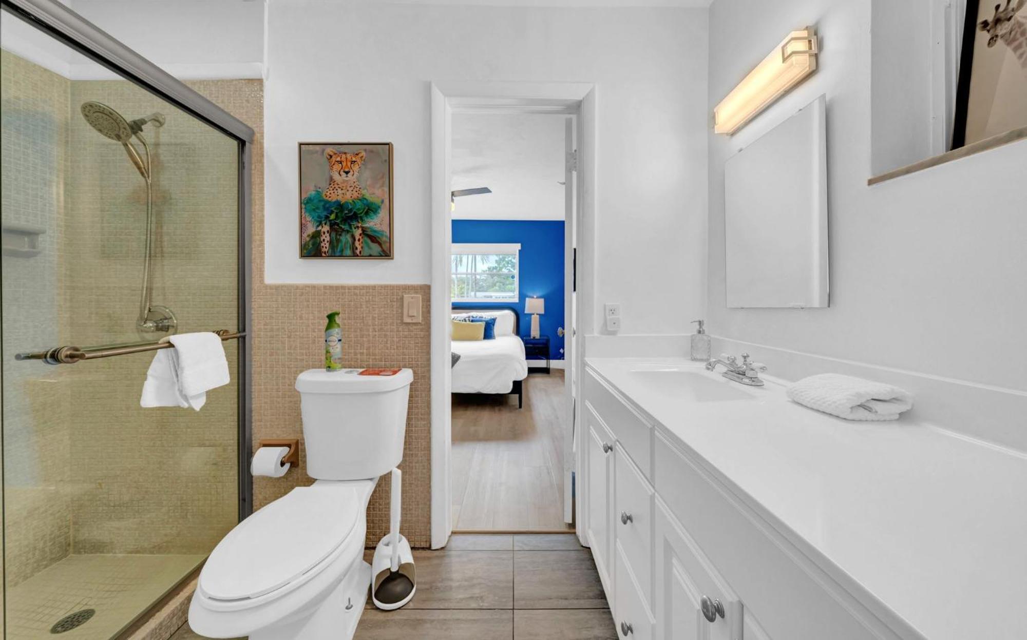 Holiday home Luxury Lakefront Retreat Perfect For Family Fun *