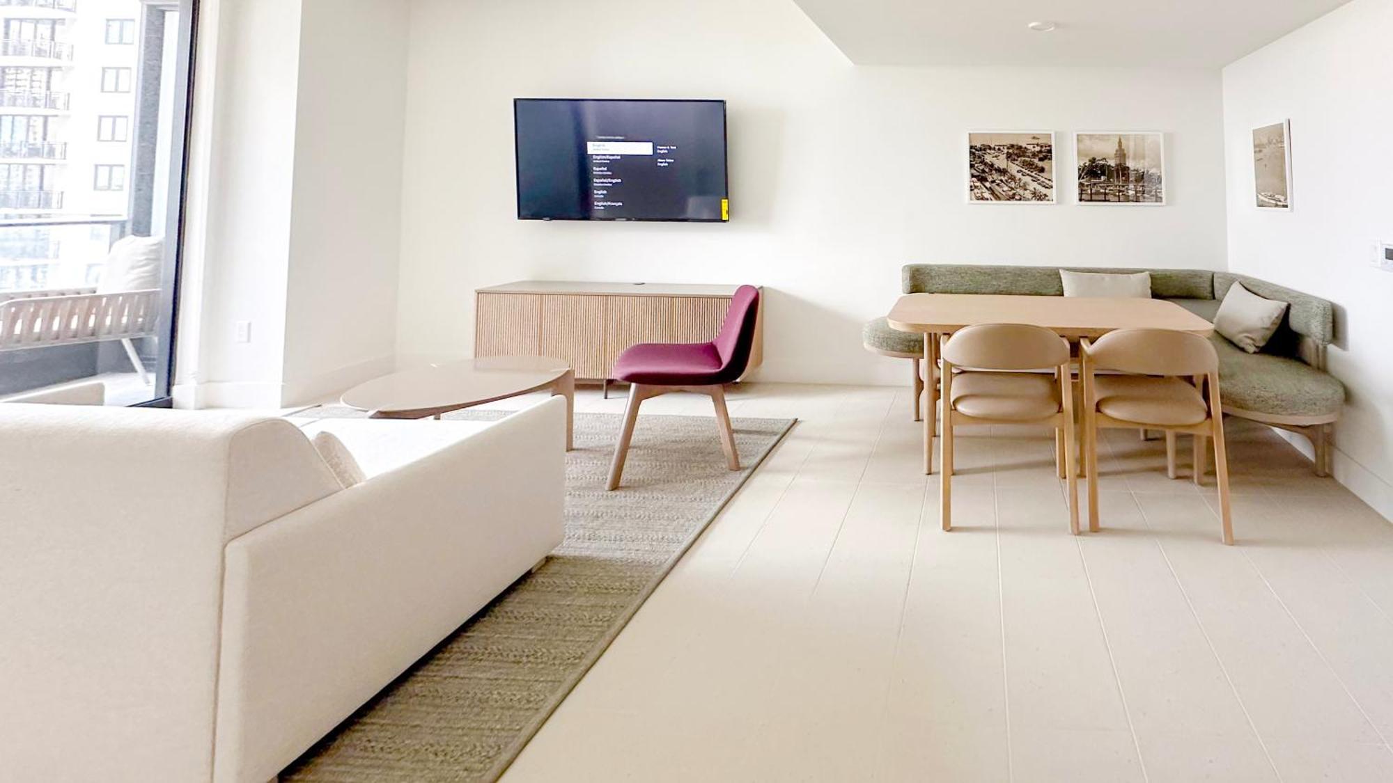 Stylish One Bedroom In The Heart Of Vibrant Downtown- Daily Fee And Parking Not Included Apartment Miami