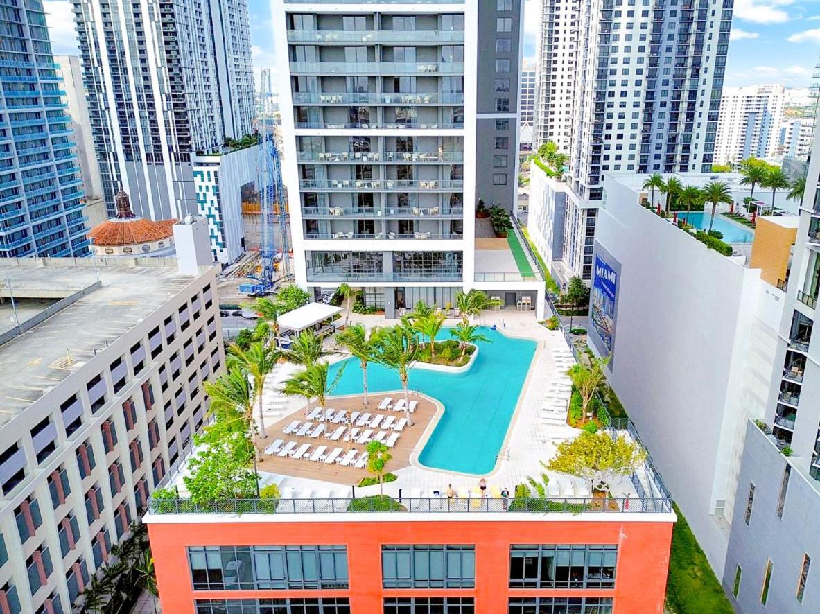 Stylish In The Heart Of Vibrant Downtown- Daily Fee And Parking Not Included Miami