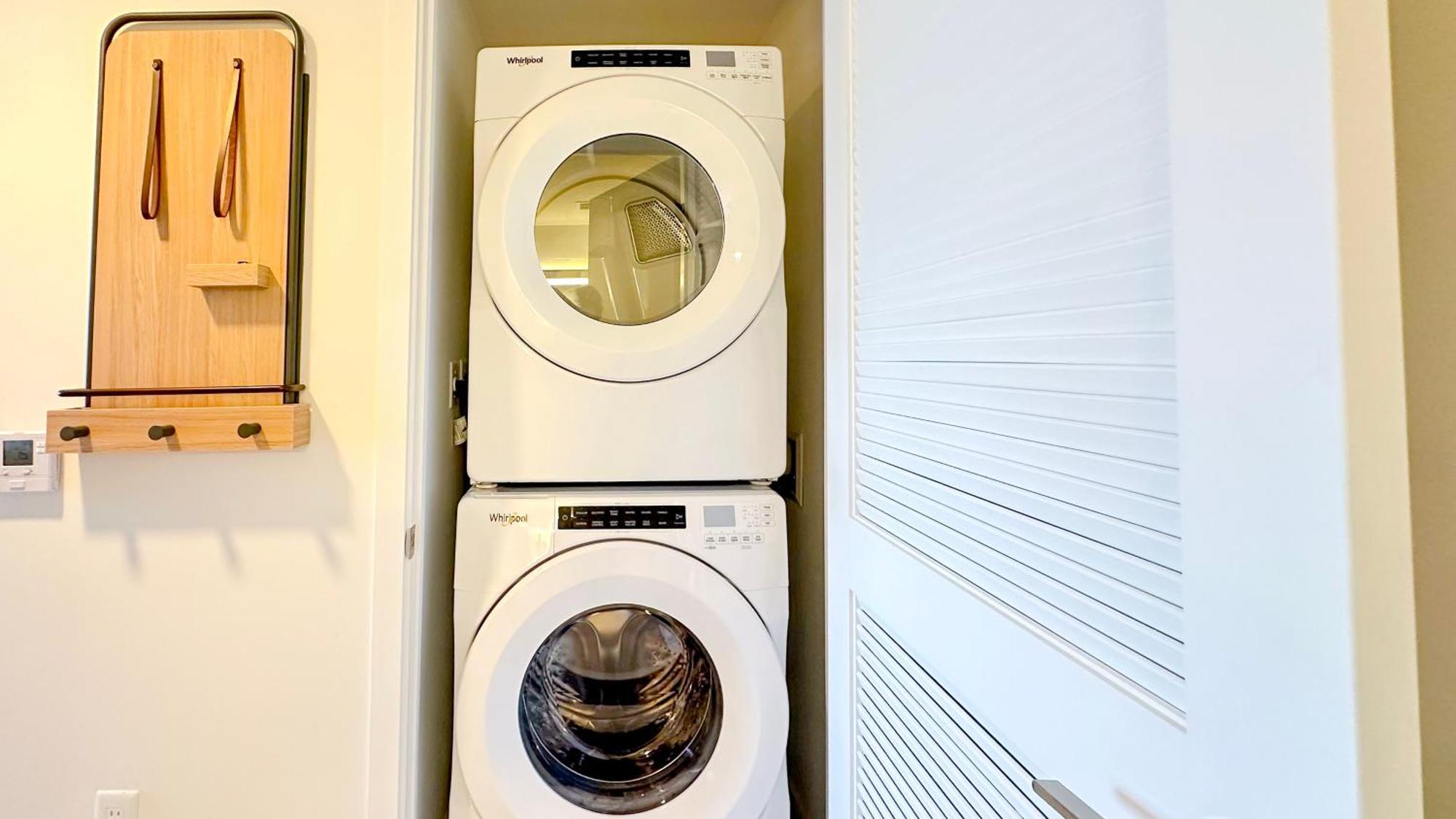 Apartment Stylish In The Heart Of Vibrant Downtown- Daily Fee And Parking Not Included *
