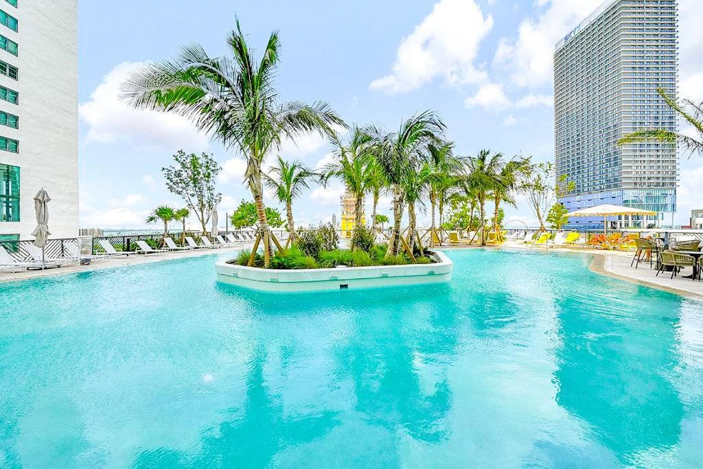 Stylish In The Heart Of Vibrant Downtown- Daily Fee And Parking Not Included Apartment Miami