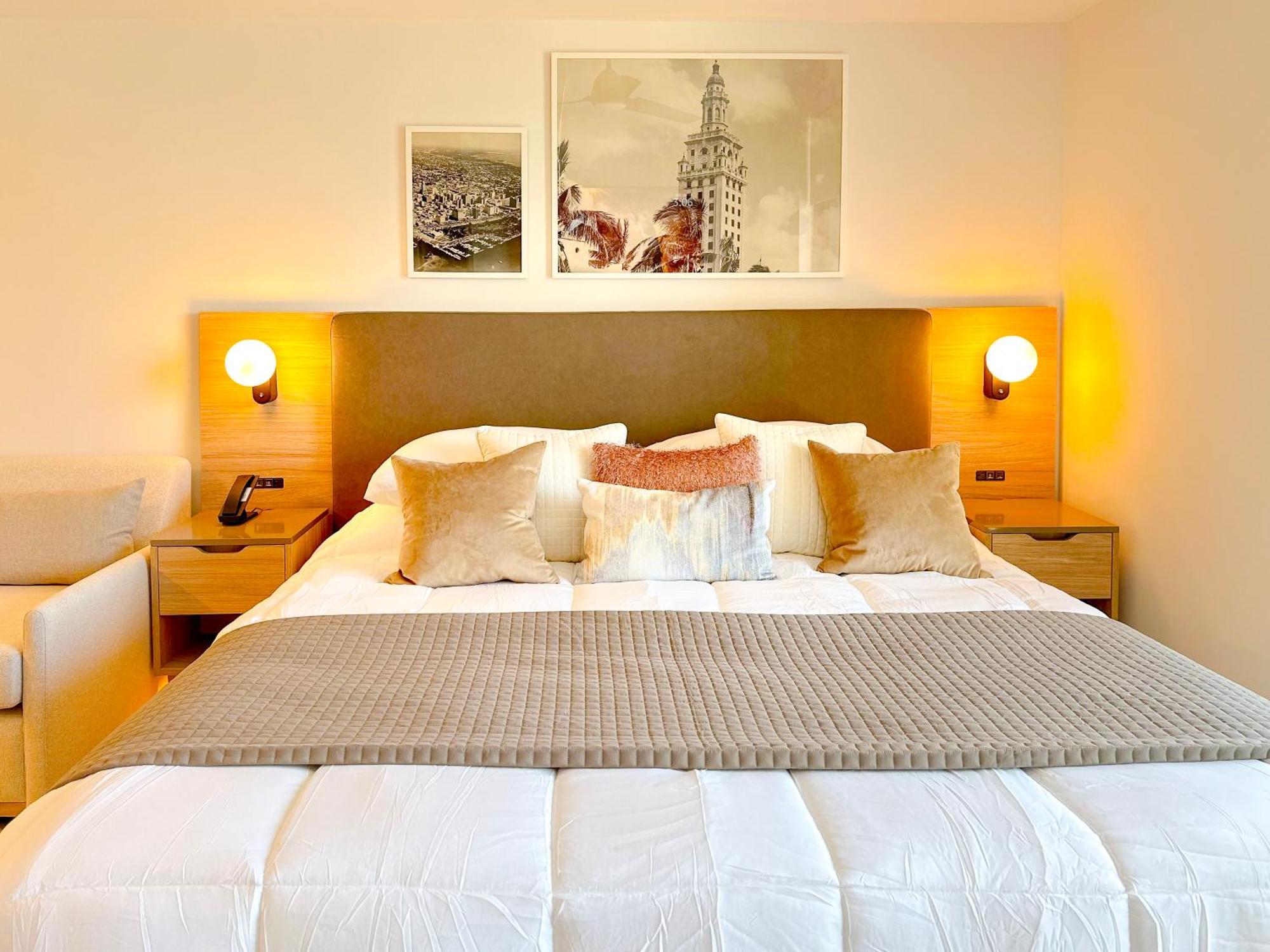 Stylish In The Heart Of Vibrant Downtown- Daily Fee And Parking Not Included Miami