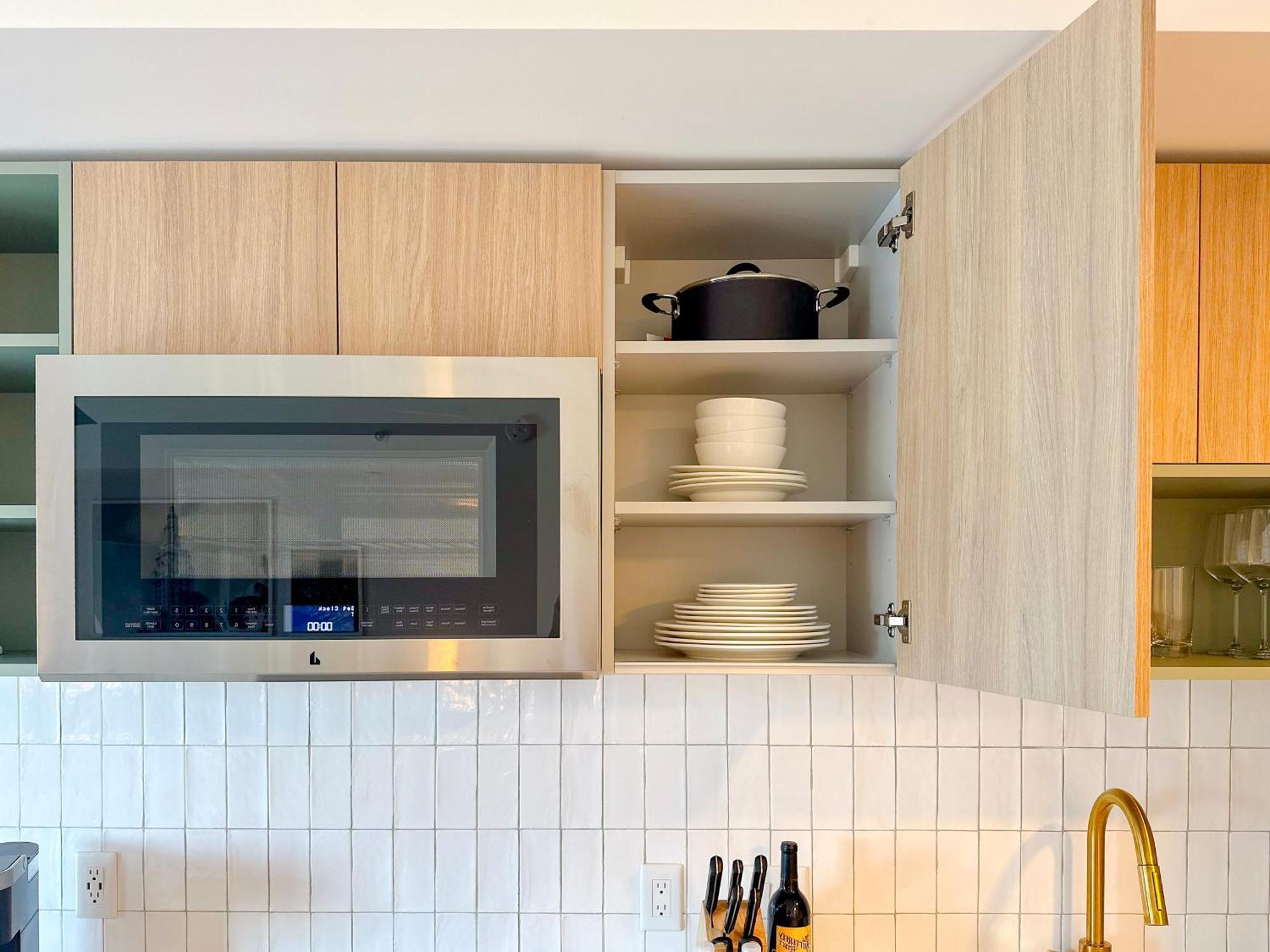 Stylish In The Heart Of Vibrant Downtown- Daily Fee And Parking Not Included Apartment