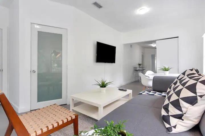 Wynwood House With Pool, Hotub And Parking * Miami