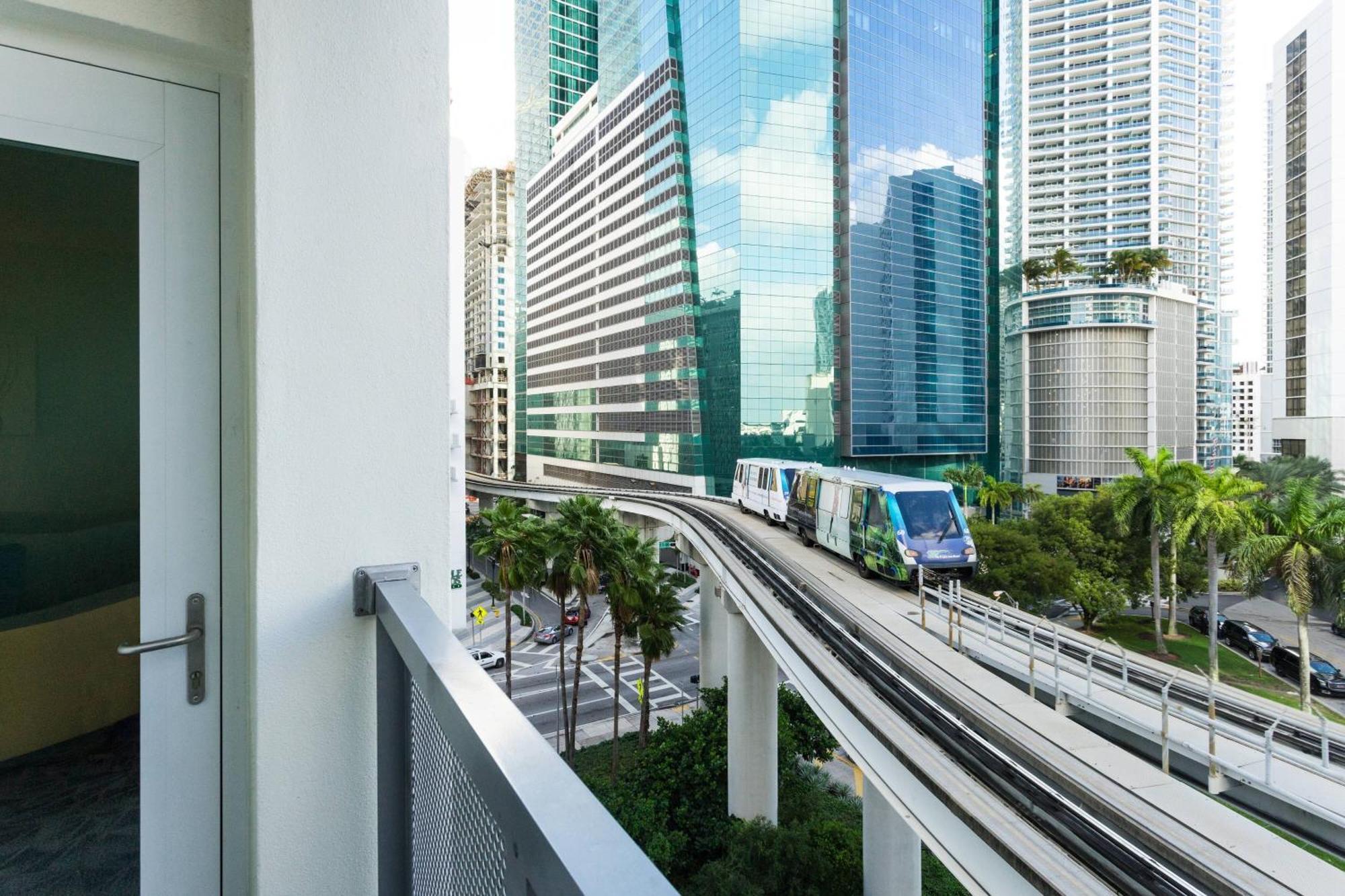 Hotel Courtyard Downtown Brickell Area Miami
