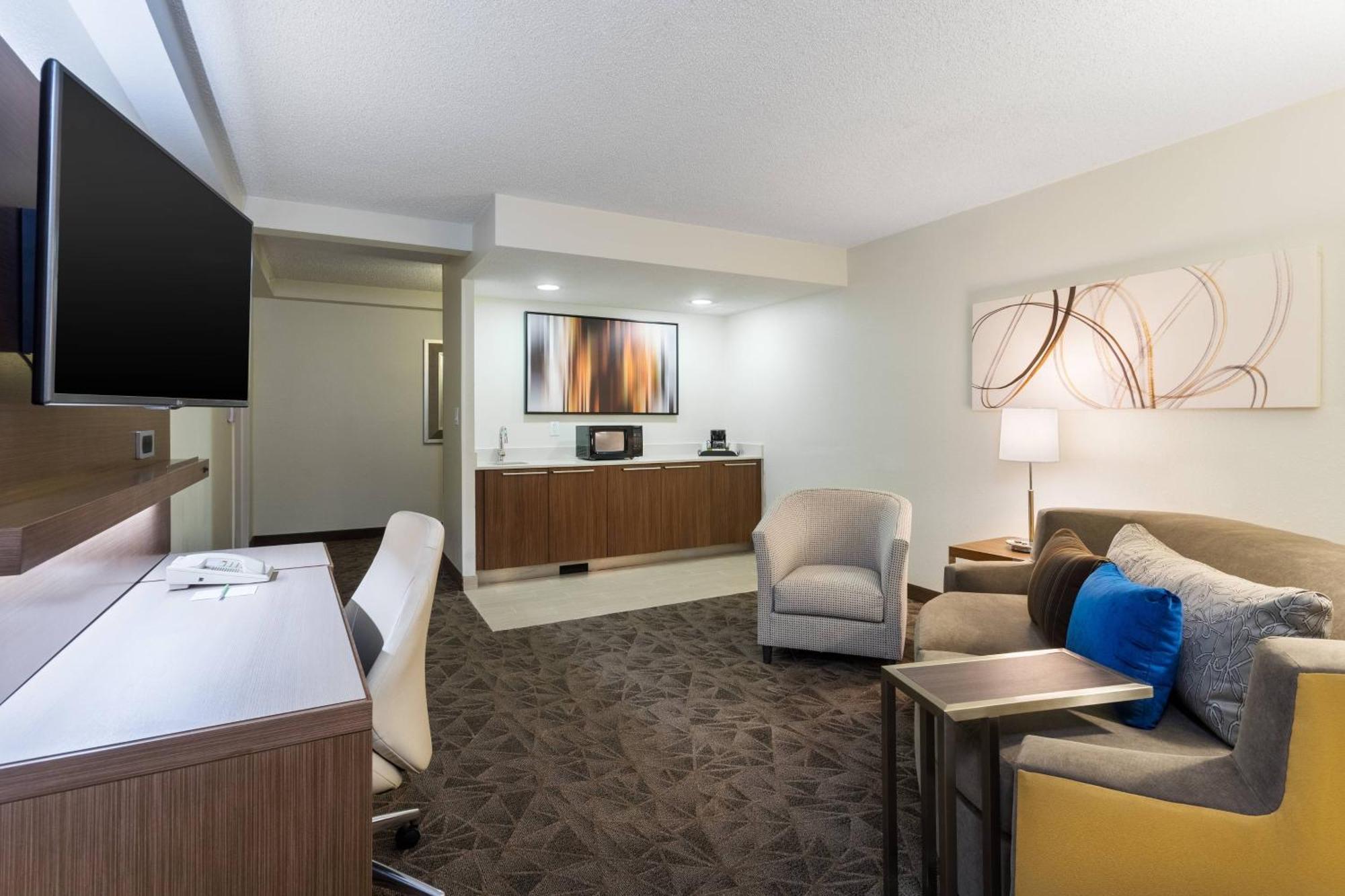 Courtyard Downtown Brickell Area Hotel 3*
