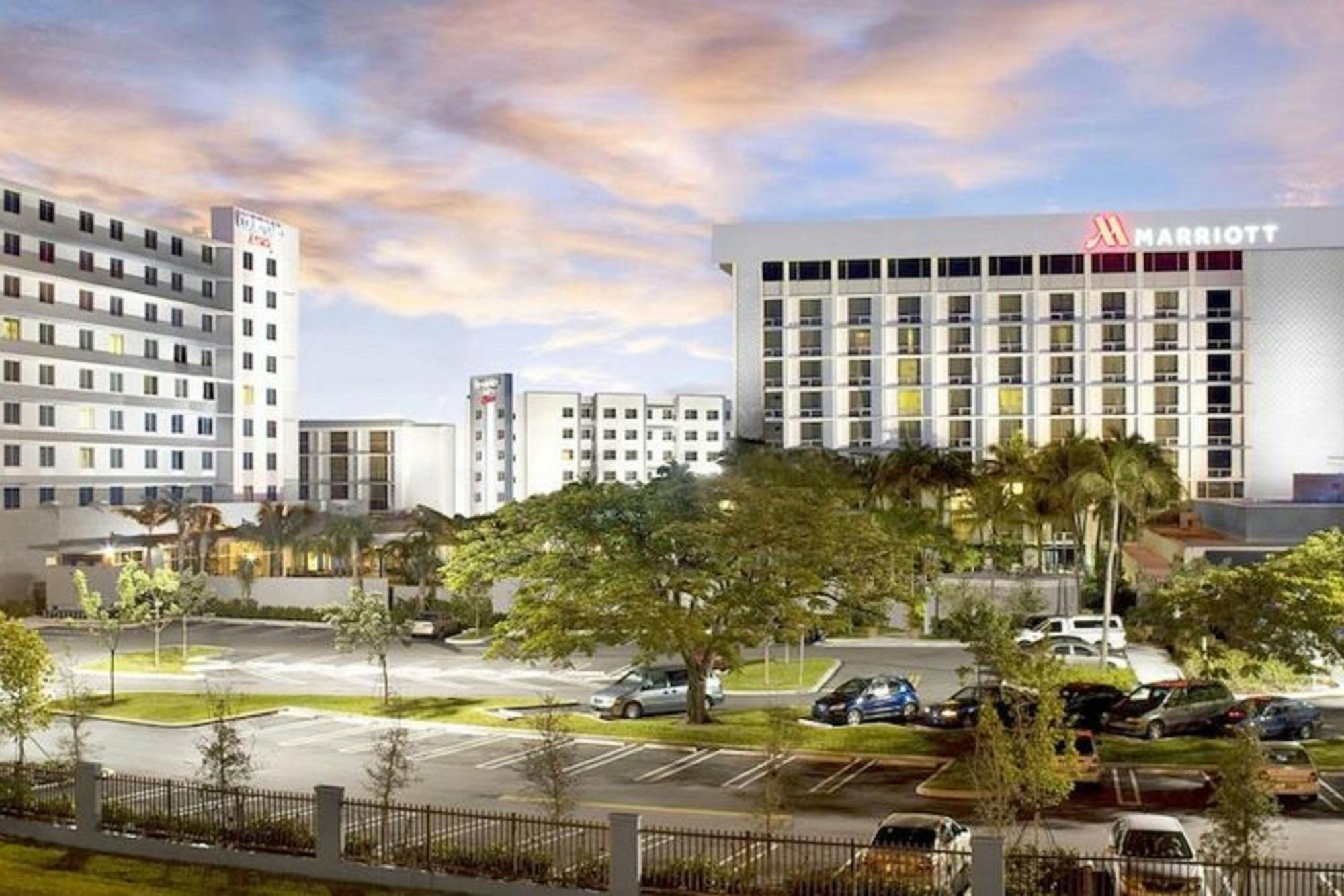Hotel By Marriott Airport