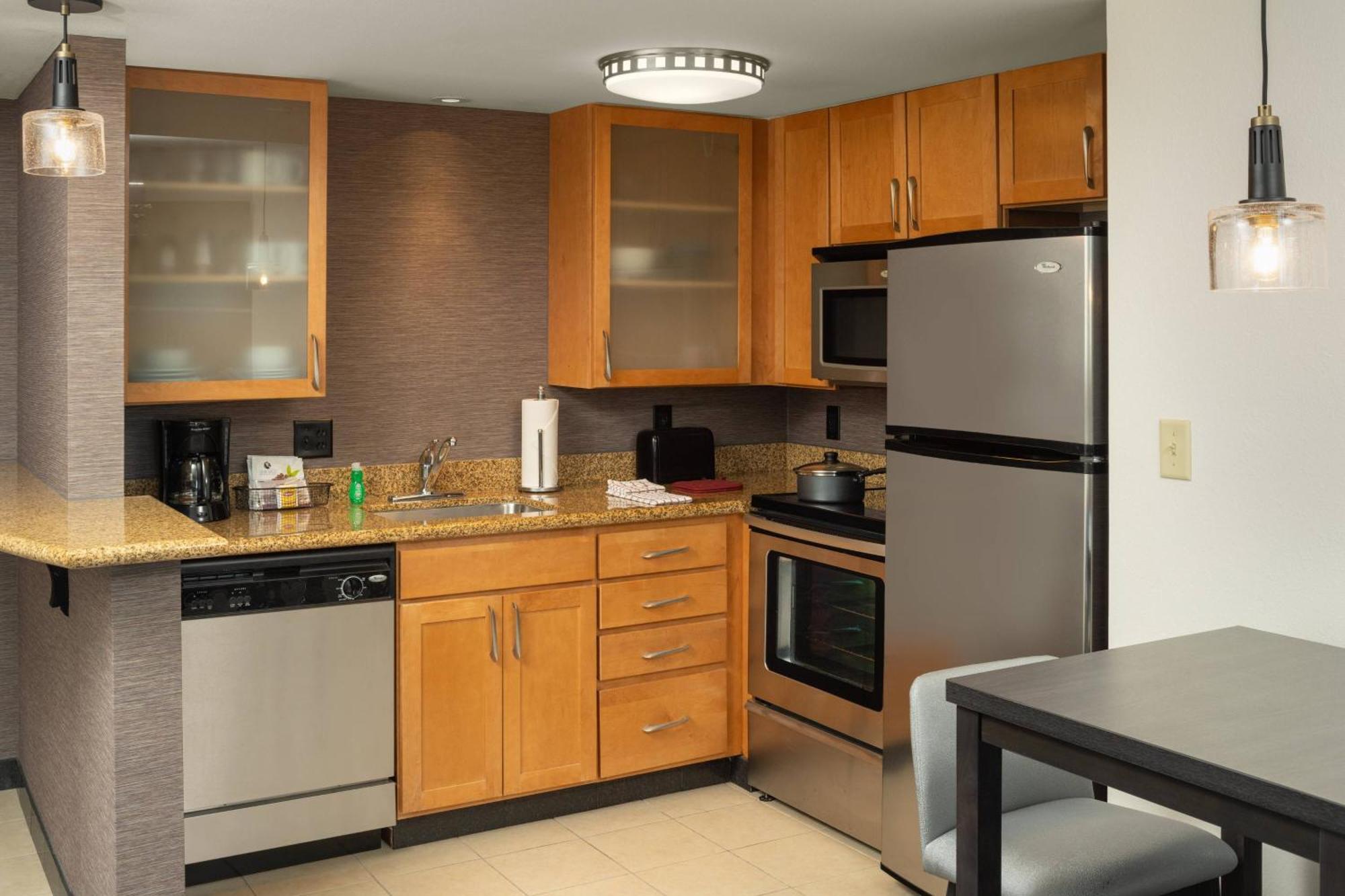 By Marriott Airport Hotel 3*
