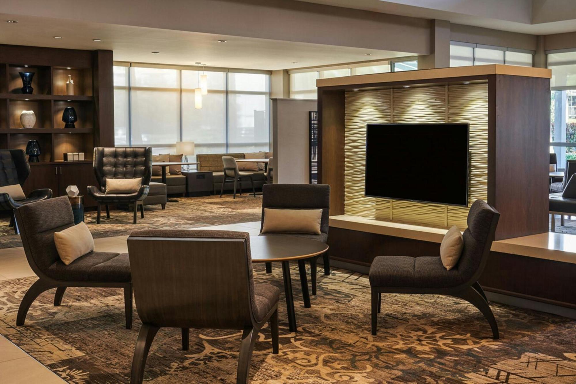 By Marriott Airport