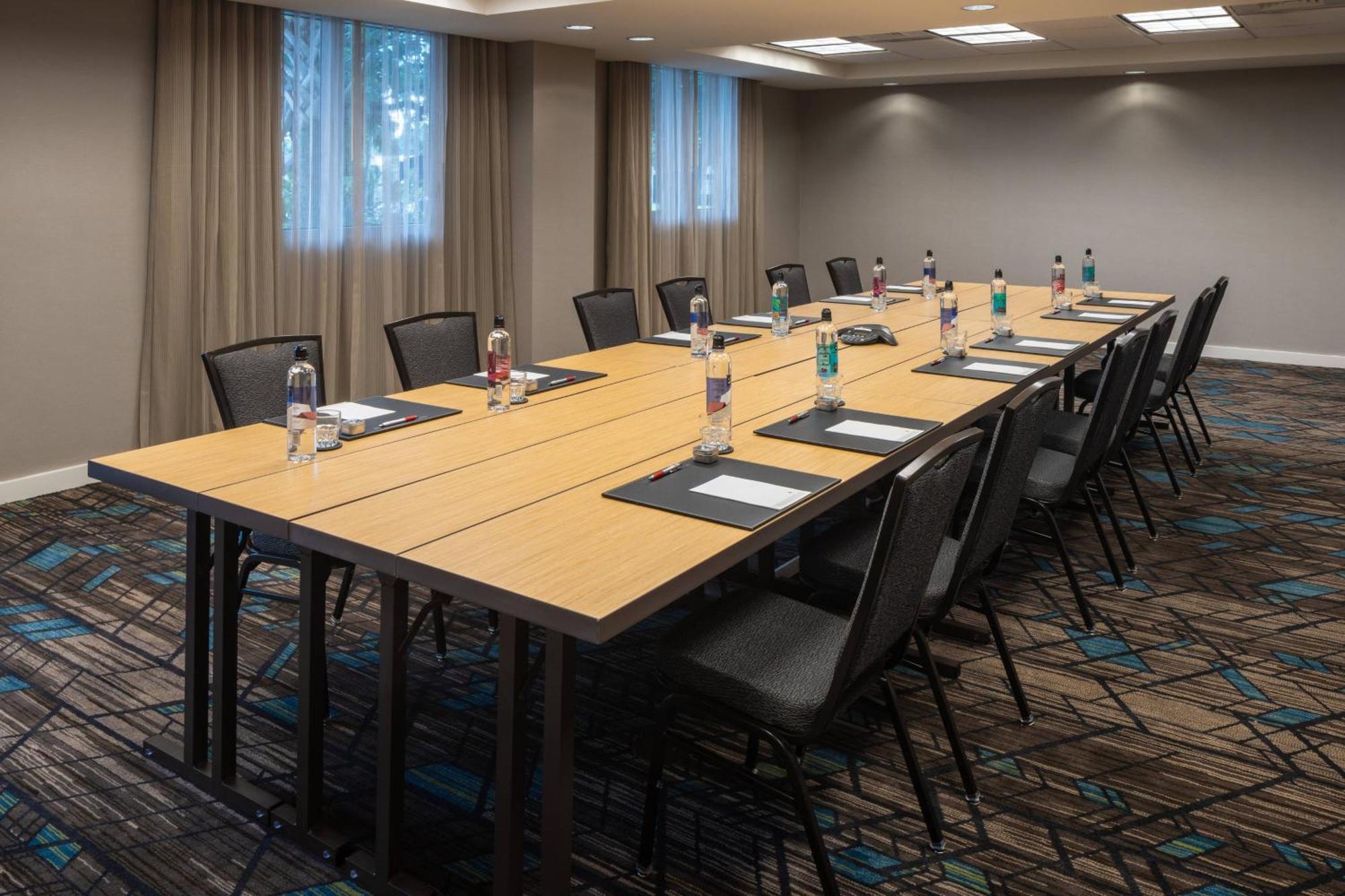 By Marriott Airport Hotel 3*