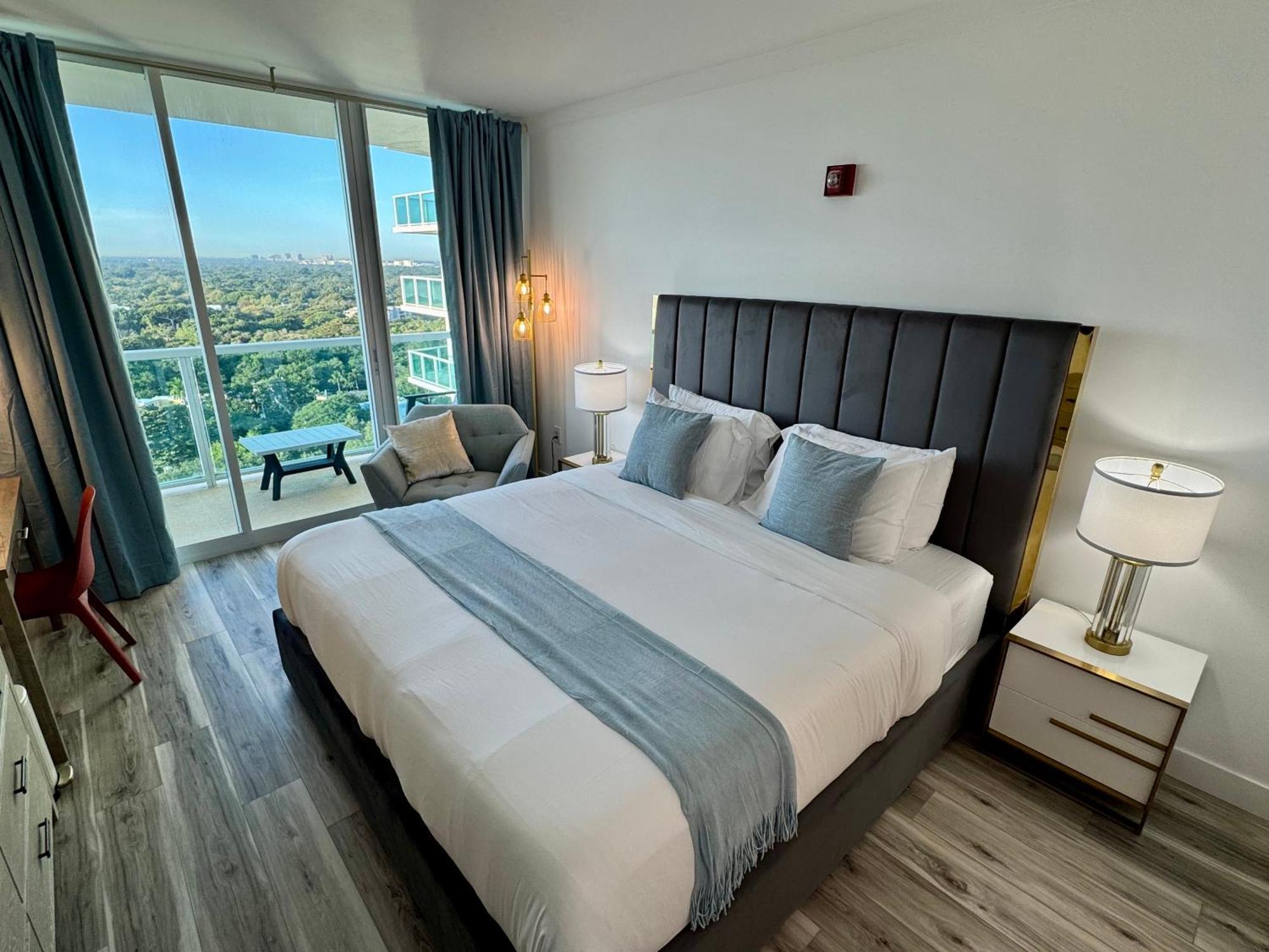 Balcony Ocean View ! Pool - Wifi - Gym - Parking Appartement *