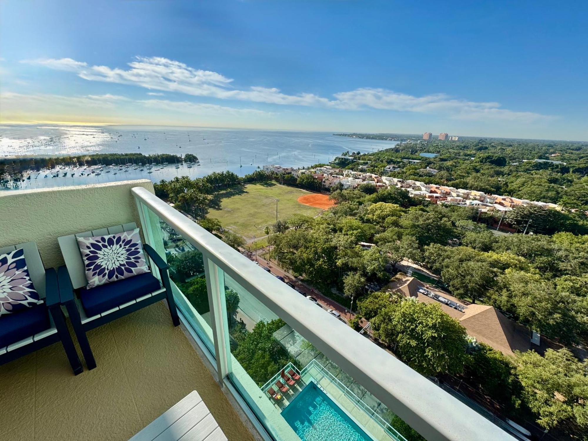 Balcony Ocean View ! Pool - Wifi - Gym - Parking Appartement *