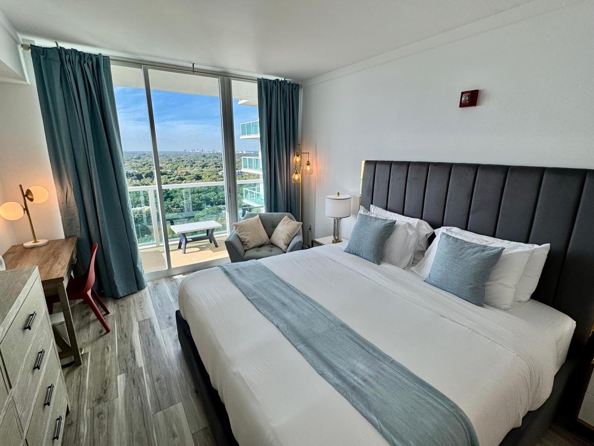 Balcony Ocean View ! Pool - Wifi - Gym - Parking Appartement
