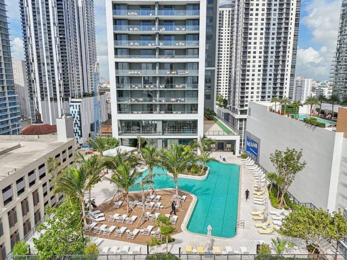 New Luxury Bay View Downtown Apartment *