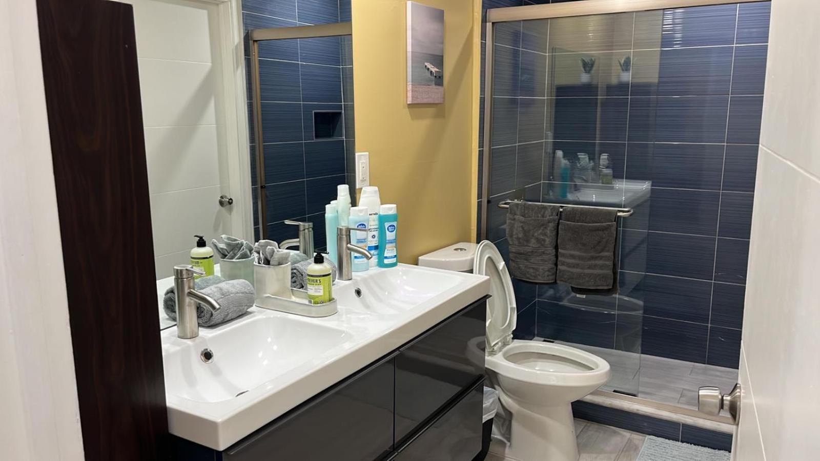 Beautiful, Fully Furnished 4bed 2bath House - 5 Minute Walk To Miracle Mile Downtown Coral Gables *