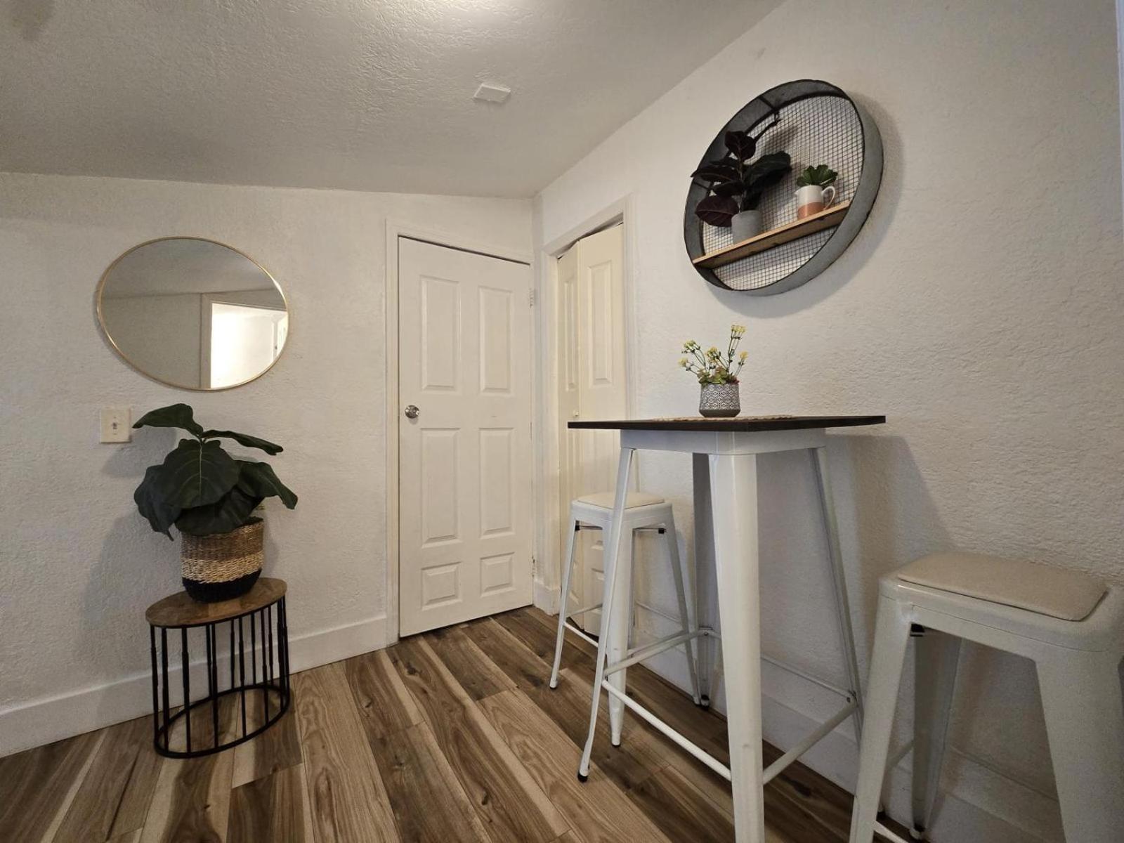 420 Friendly Charming Apt 1br1bth Apartment *