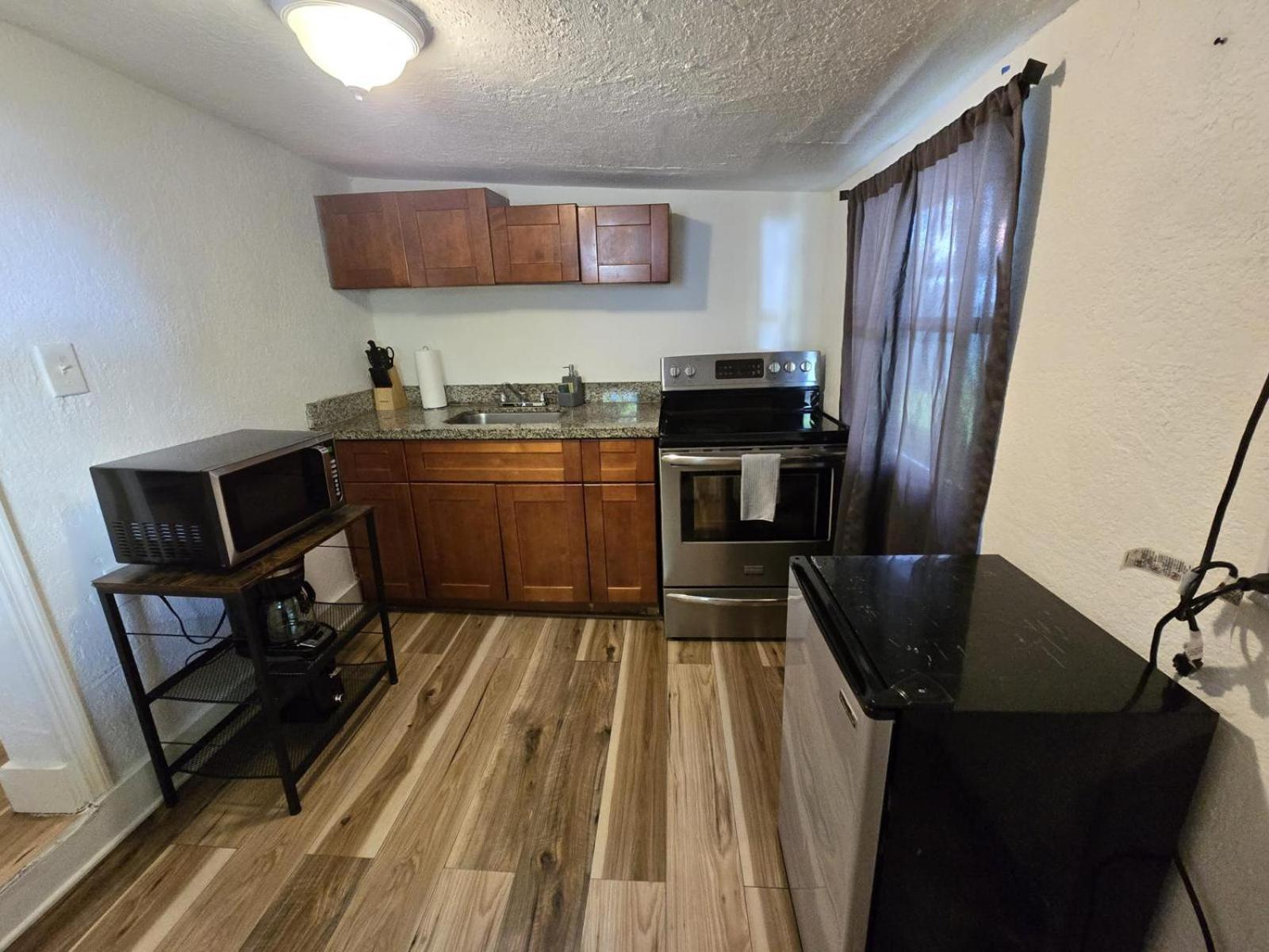 Apartment 420 Friendly Charming Apt 1br1bth *