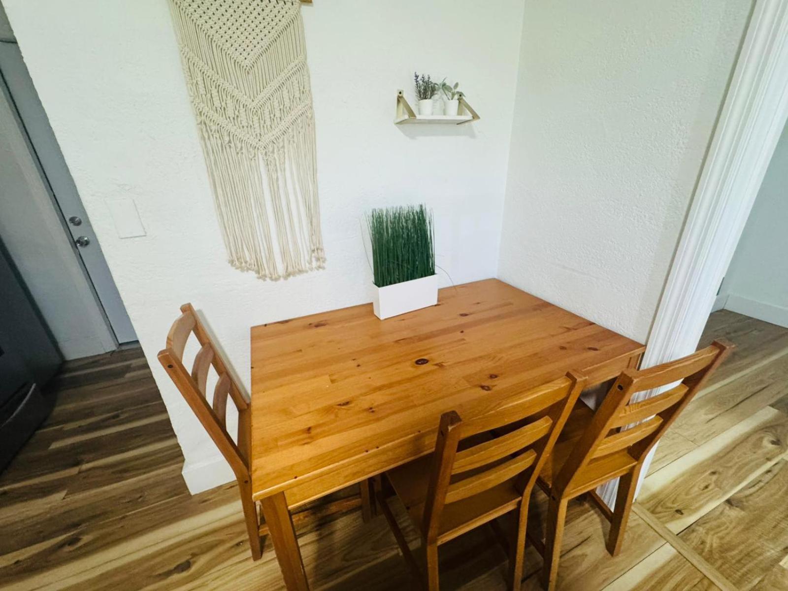 420 Friendly Charming Apt 1br1bth *