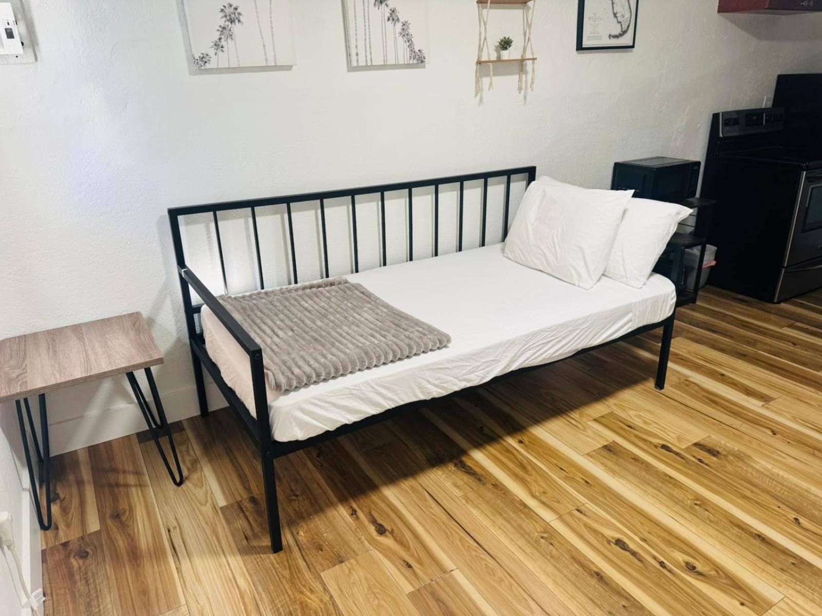 Apartment 420 Friendly Charming Apt 1br1bth *