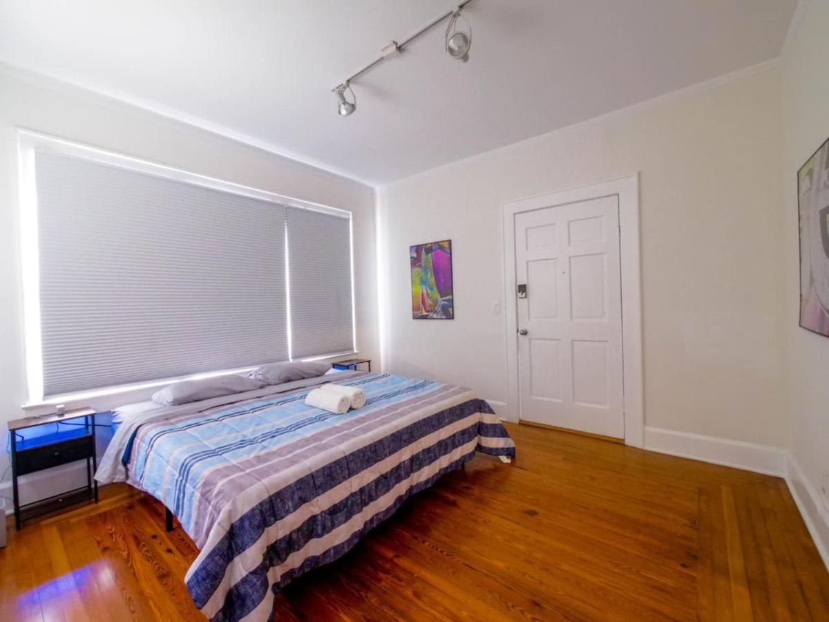 Style 2bed And 1bath Gem - Location *
