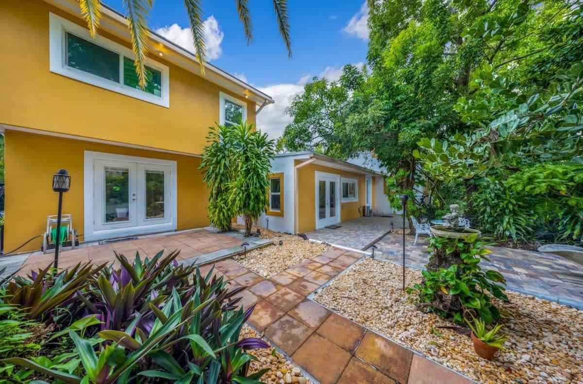 Charming Family With Lush Garden Holiday home Miami