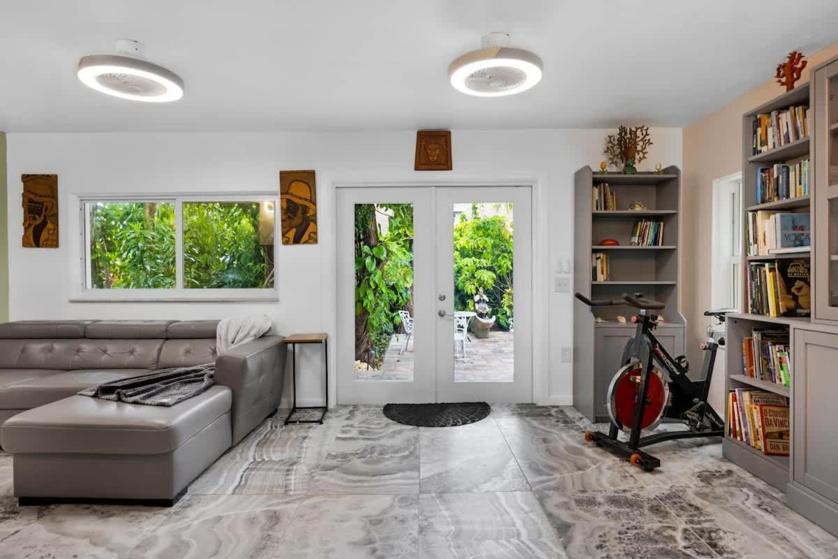 Holiday home Charming Family With Lush Garden