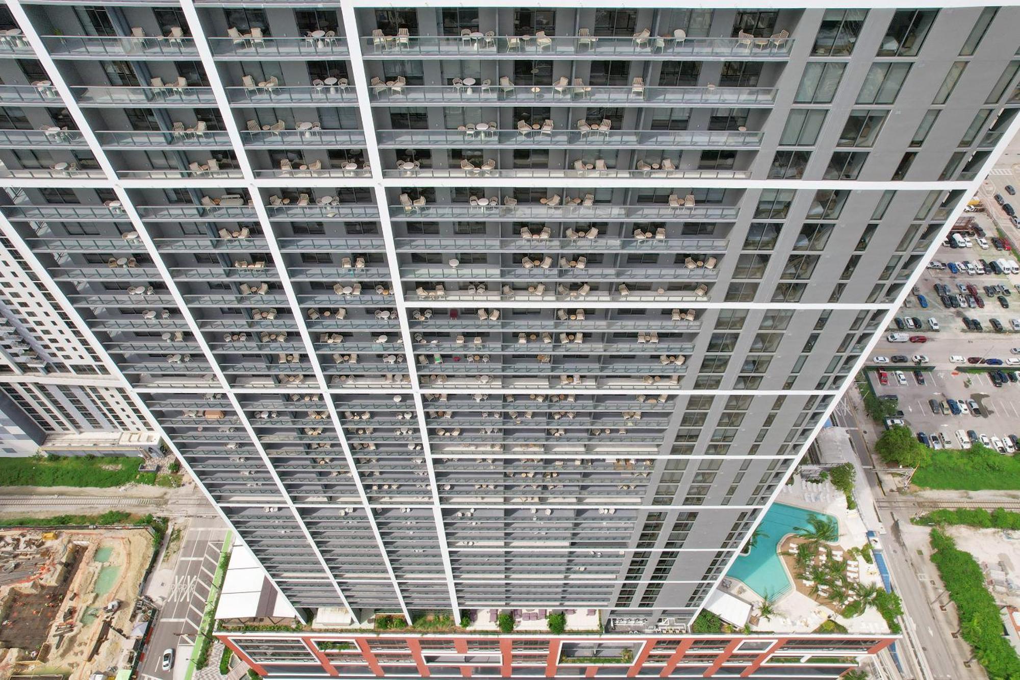 On 47th Floor! Free Parking & Views From The Apartment *