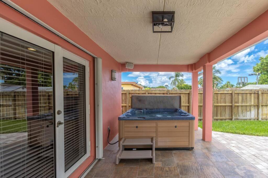 Casa Mexican - Big Pool - Hot Tub - Fits 12 Holiday home *