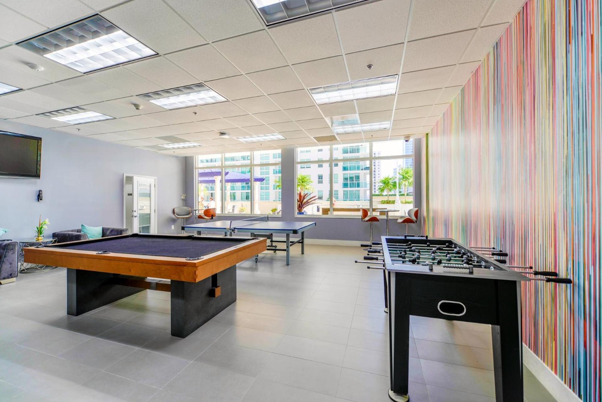 Modern Brickell With Prime Views Apartment *