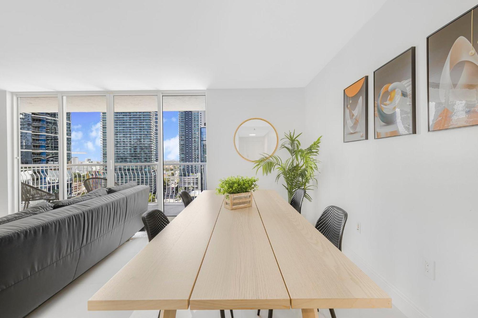 Modern Brickell With Prime Views