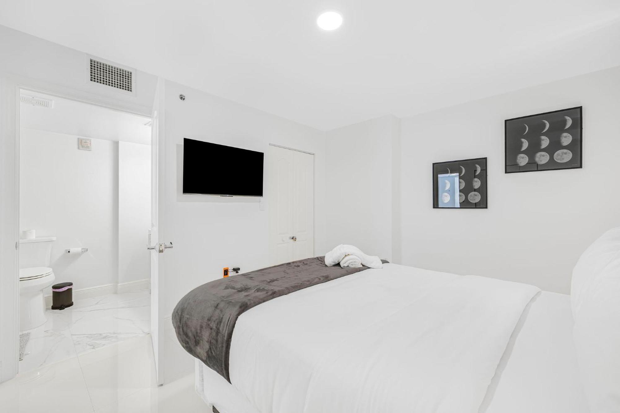 Modern Brickell With Prime Views
