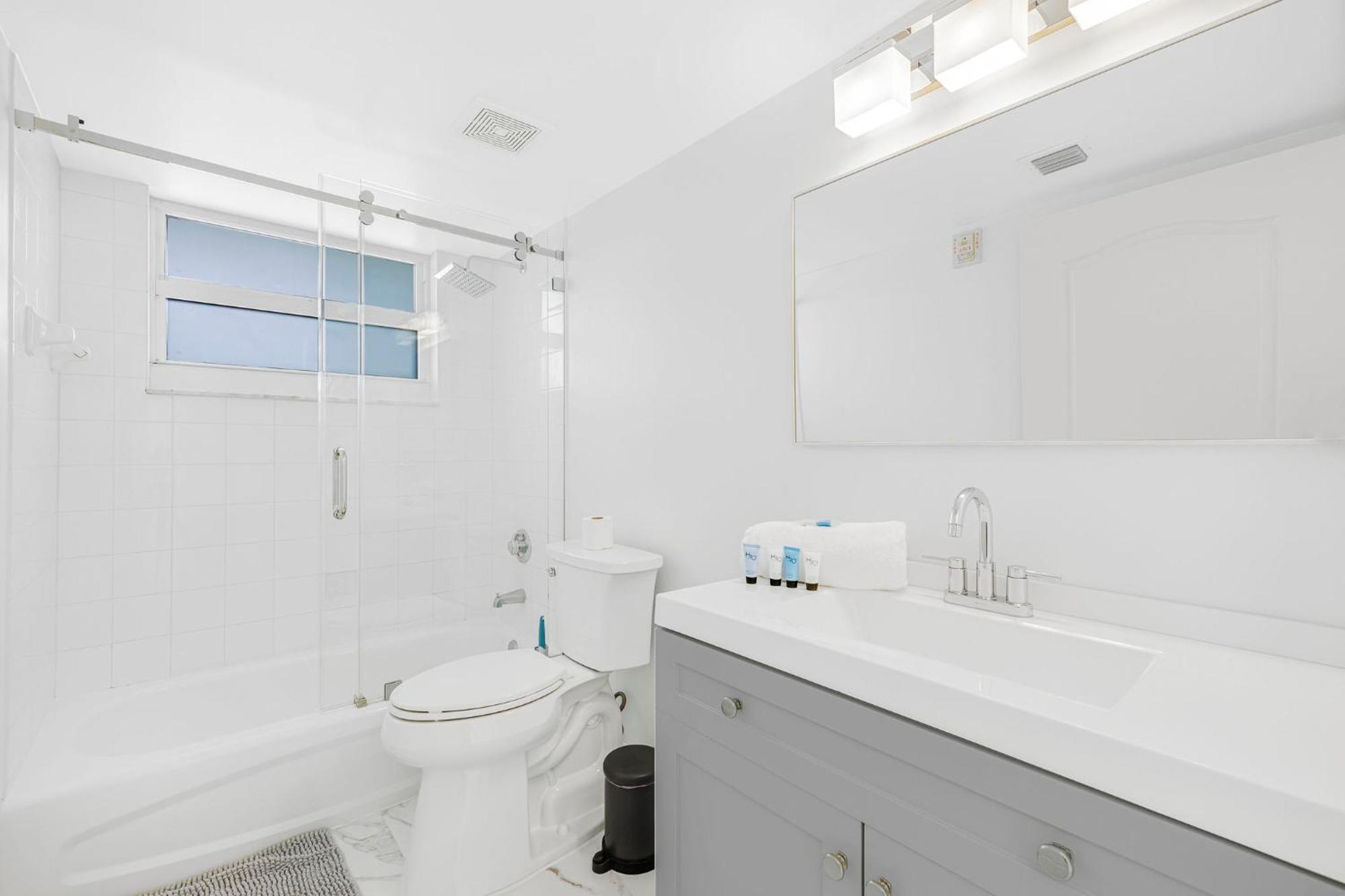 Modern Brickell With Prime Views Apartment *