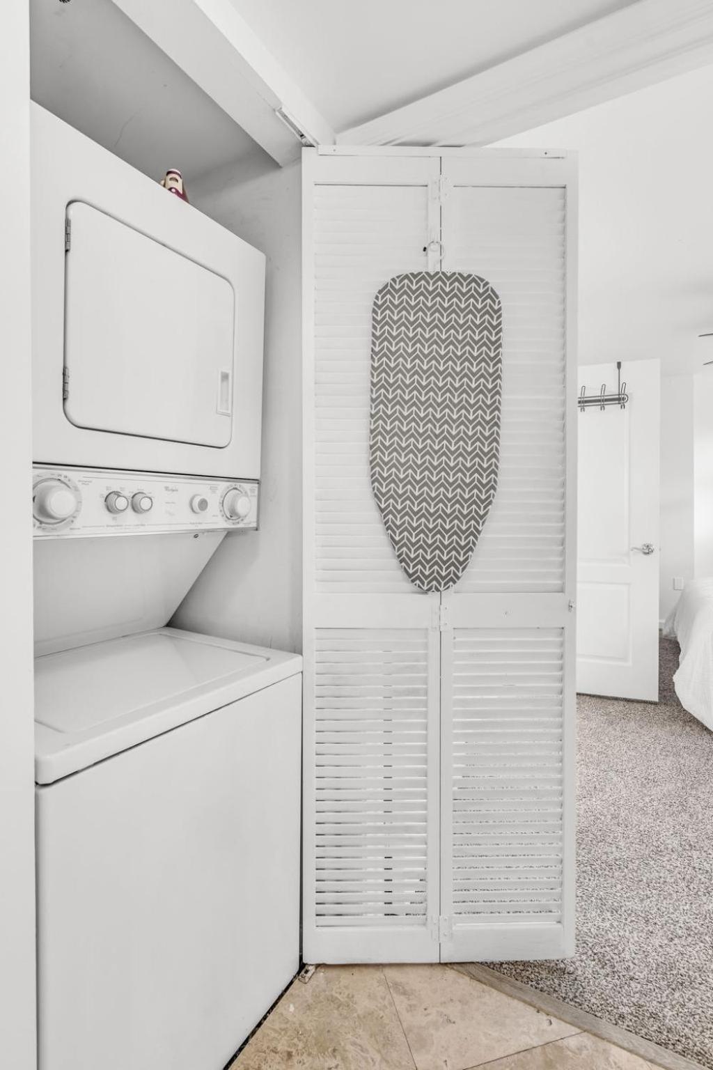 Views, 2 Balconies, 2 Bedrooms, Pool, Gym, Parking Apartment Miami