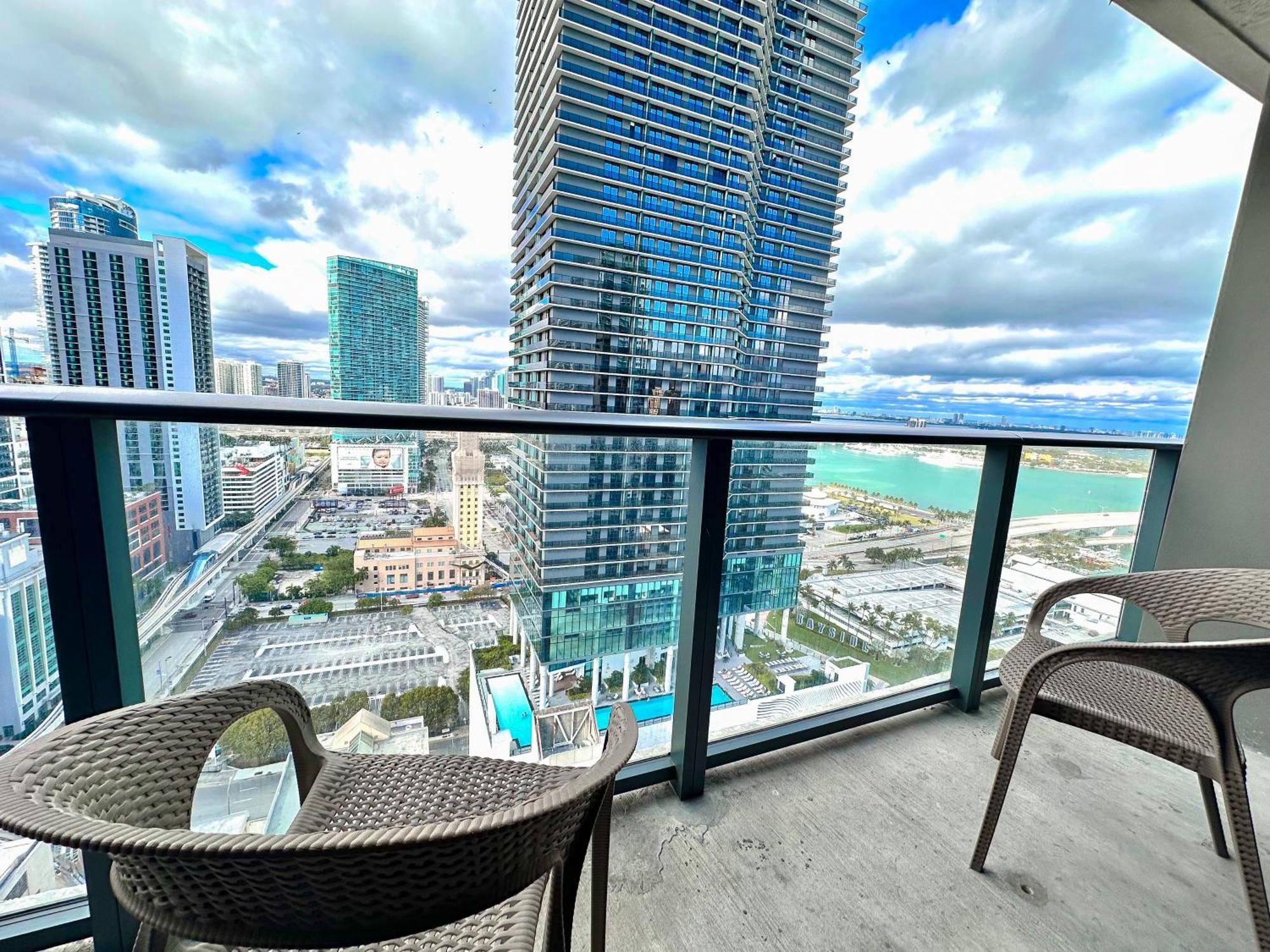Luxury Loft- Free Parking- Ocean View, Brickell Downtown Apartment *