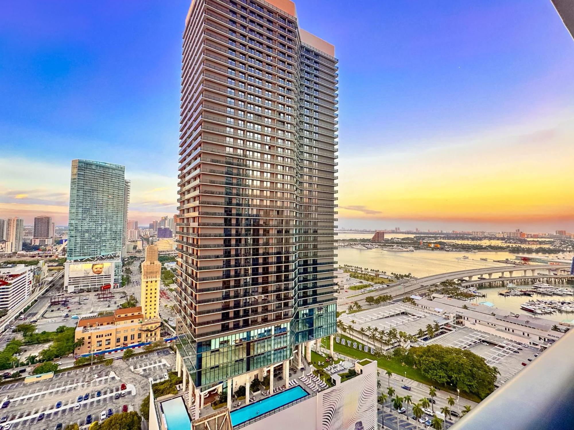 Luxury Loft- Free Parking- Ocean View, Brickell Downtown * Miami