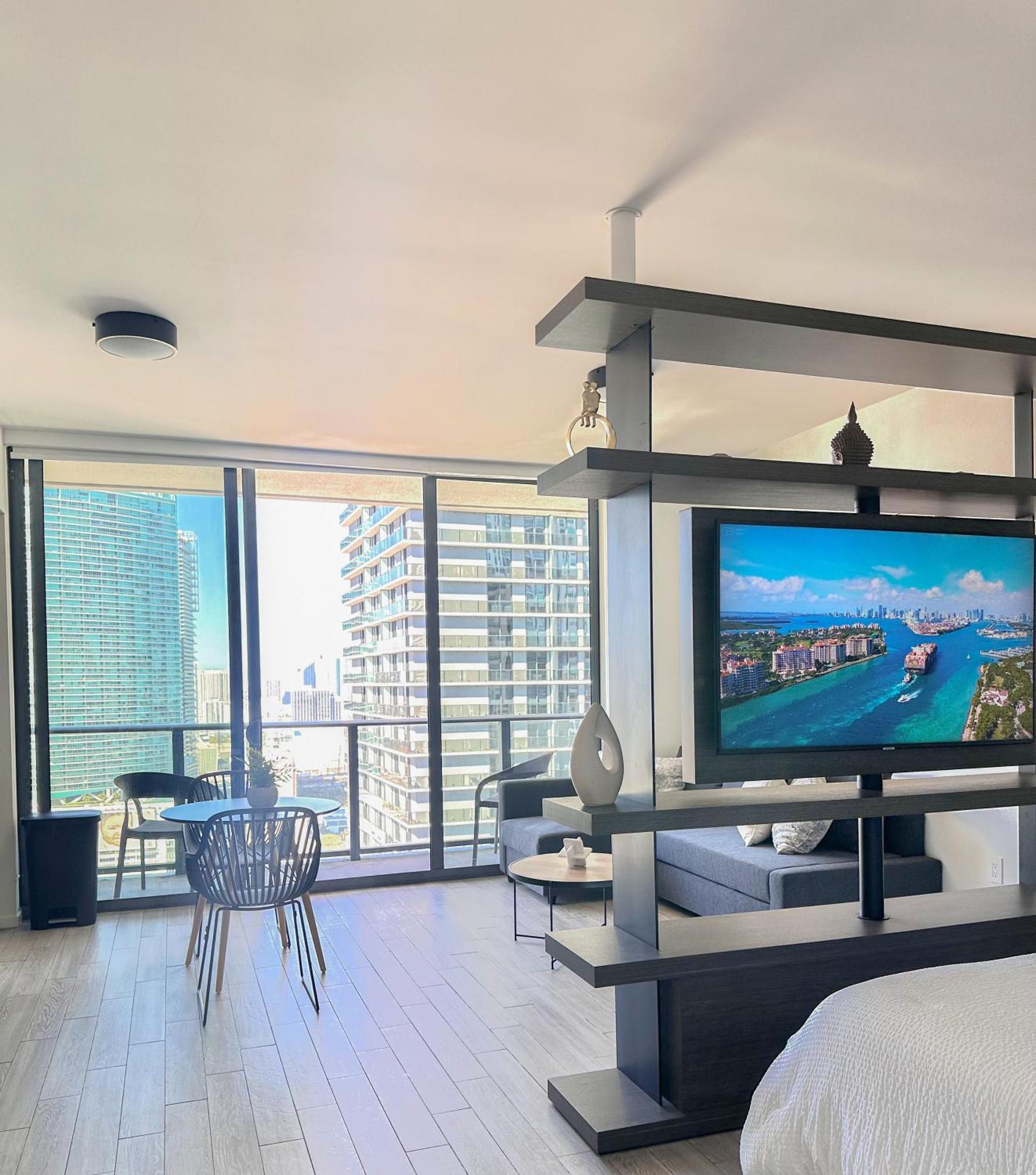 Apartment Luxury Loft- Free Parking- Ocean View, Brickell Downtown Miami