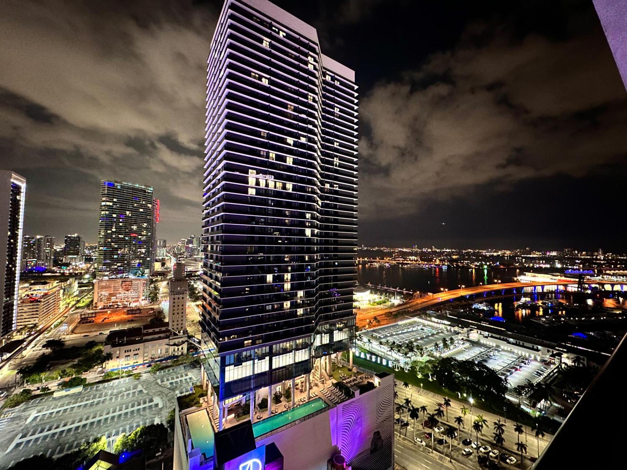 Luxury Loft- Free Parking- Ocean View, Brickell Downtown *
