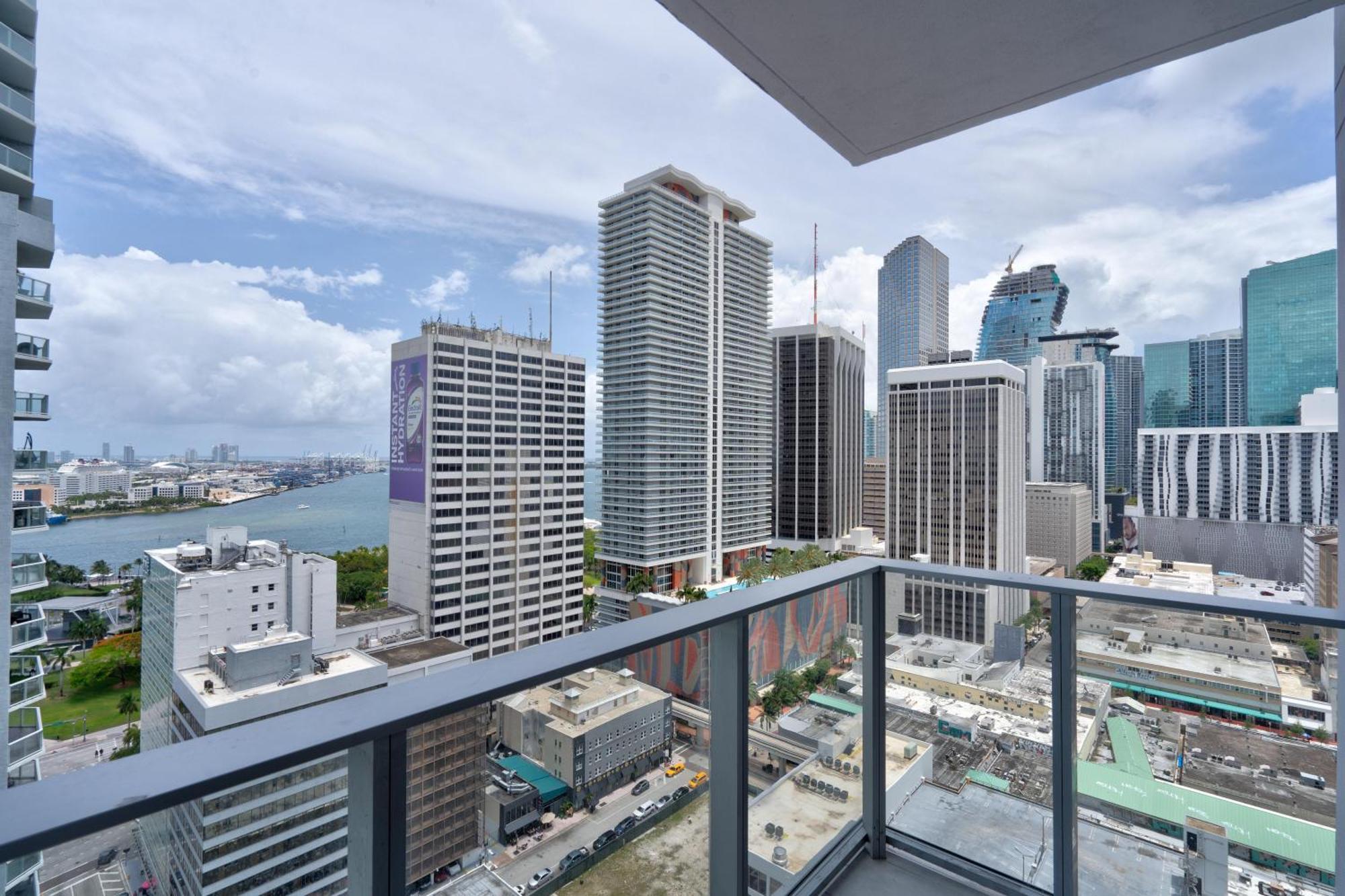 Apartment 227-2500fu Downtown 1 Bedroom