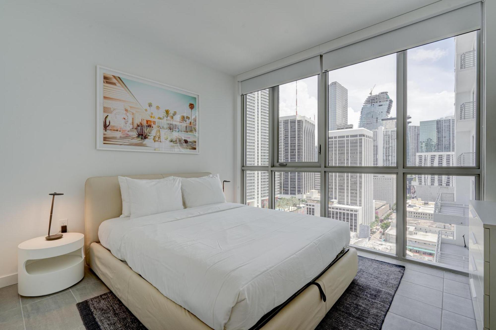 Apartment 227-2500fu Downtown 1 Bedroom *