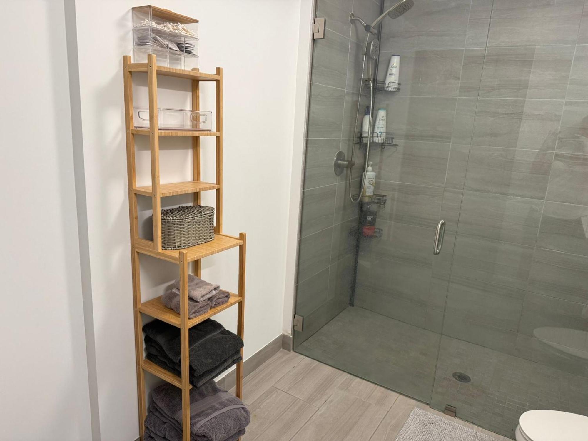 Apartment Luxury Getaway In Sleeps 3 Getaway With Pool - Prime Location Miami