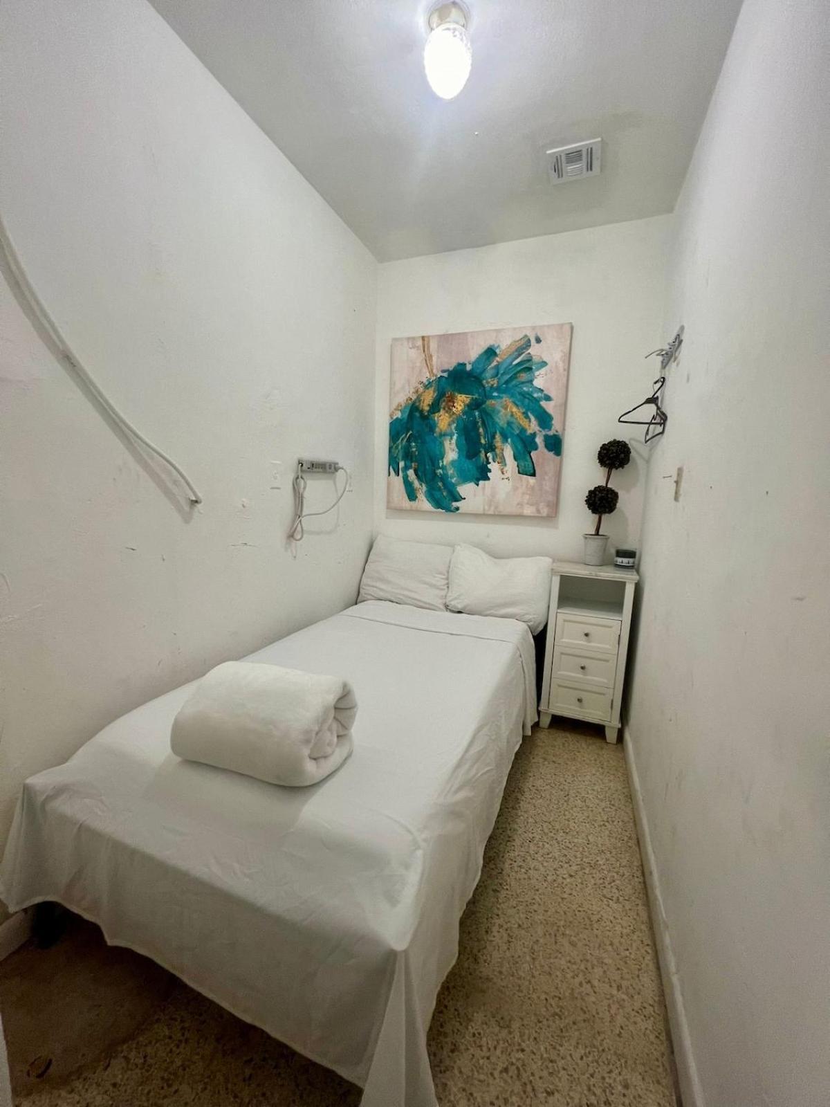 Apartment Private Sleep Pod Near Mia