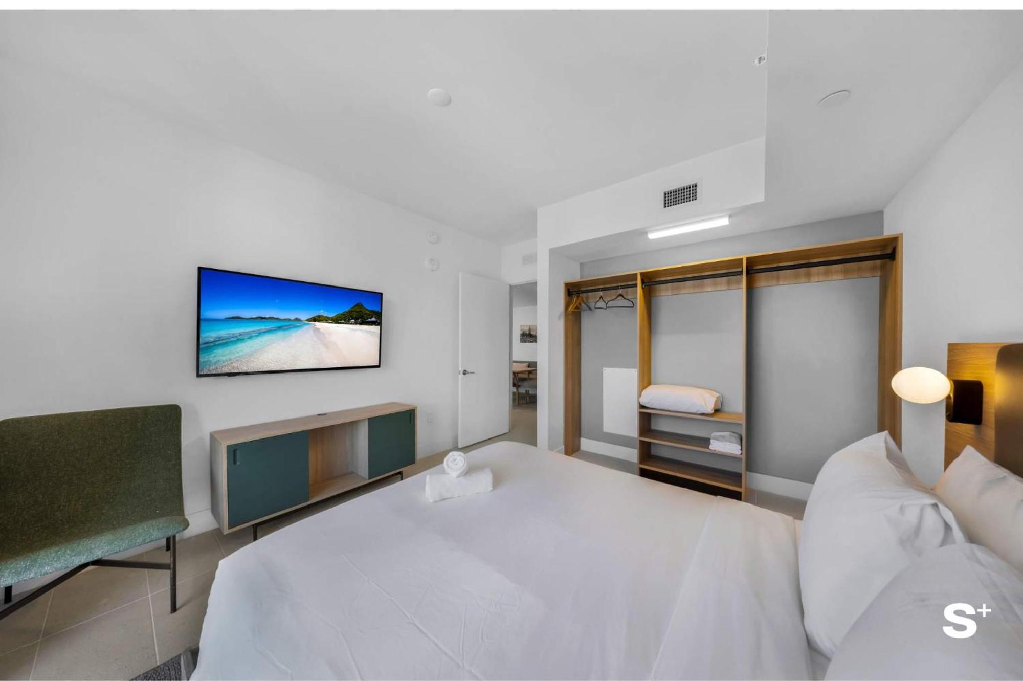 Contemporary Getaway With Skyline & Bay Views Holiday home *