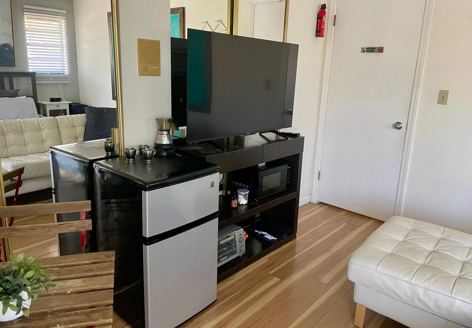 Homestay Beautiful In The Location In Miami!