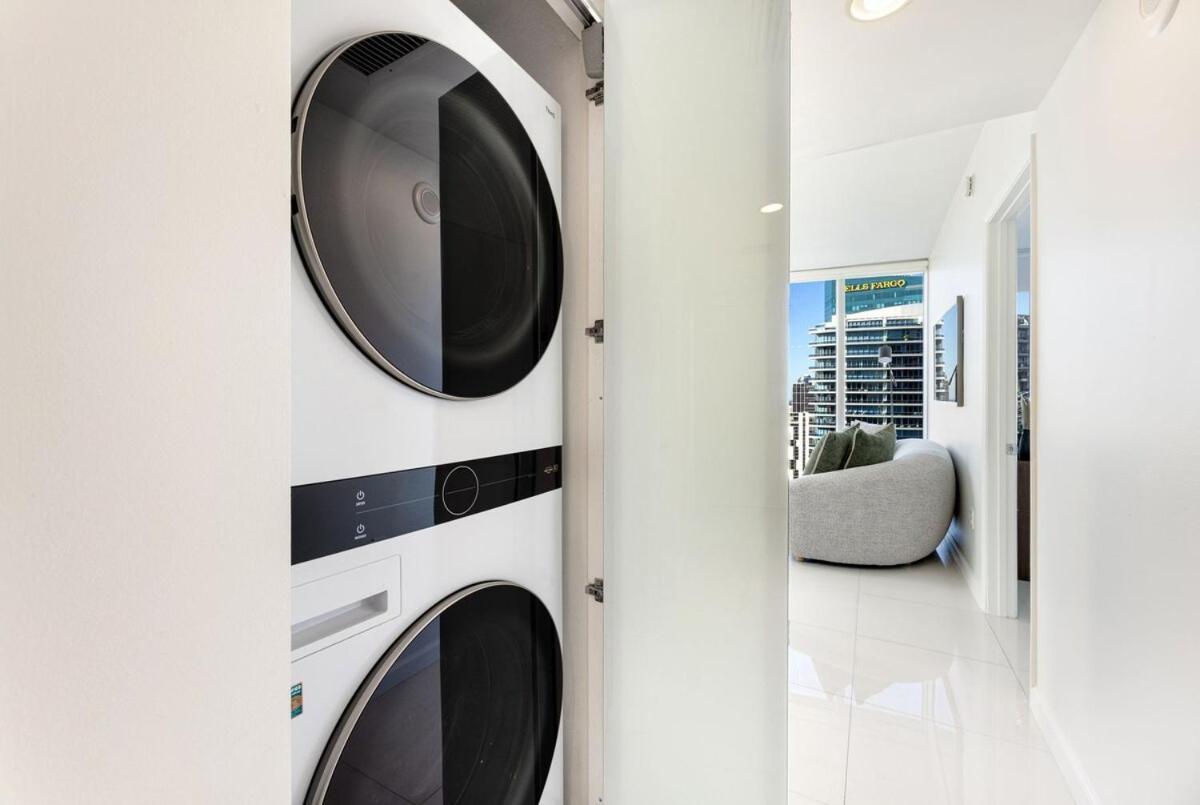 Sky High Penthouse Corner 2br 2ba Icon Brickell Apartment