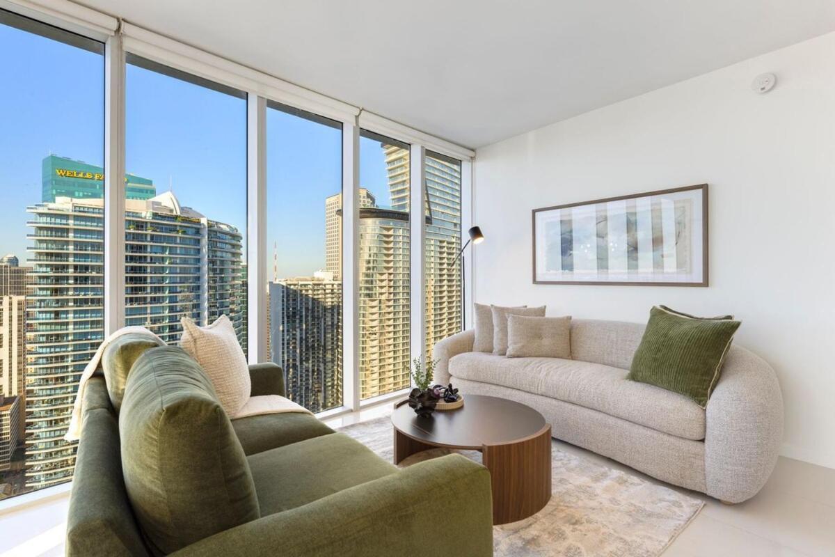 Sky High Penthouse Corner 2br 2ba Icon Brickell Apartment