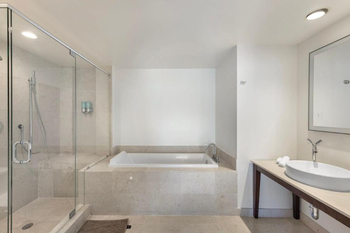 Sky High Penthouse Corner 2br 2ba Icon Brickell *